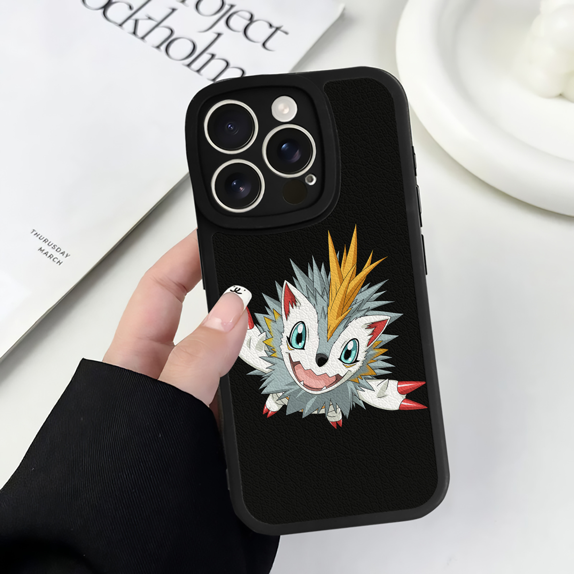 （画像用） Digimon デジタルモンスター/デジモン 【iPhone 16シリーズ対応】シリコンスマホケース（レザー調） 材質：シリコン